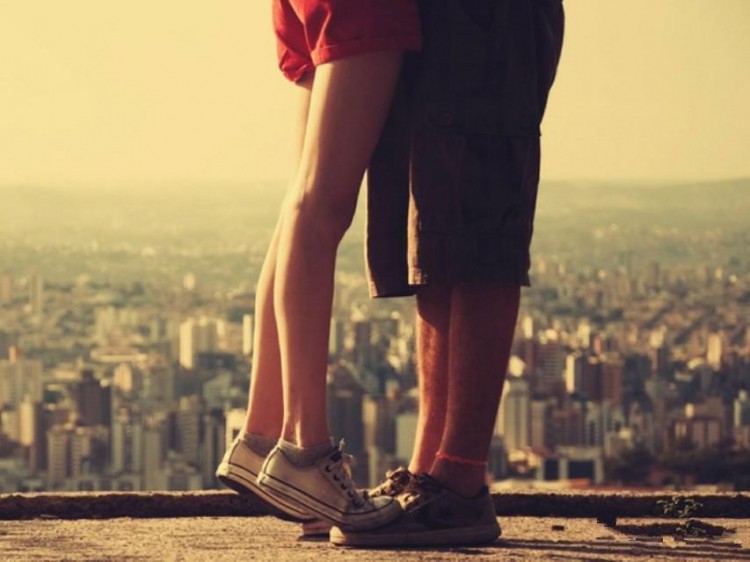 那些甜蜜拥吻的微信头像爱情就是从无水印开始